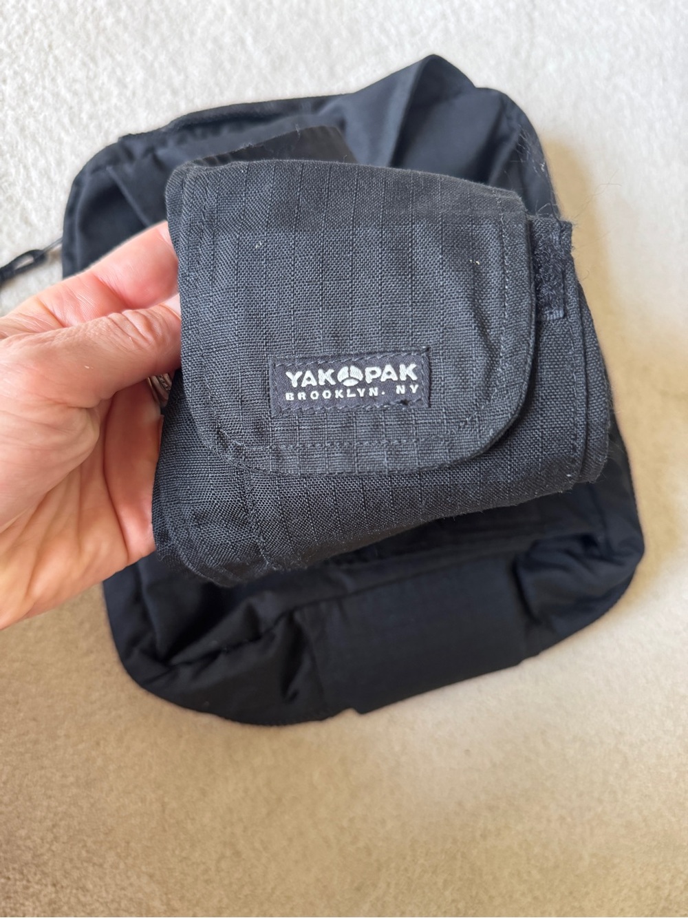 Vintage Yak Pak Brooklyn Vexed Record Bag in Black - Picture 3 of 9